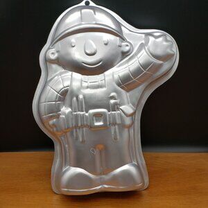 Wilton Bob the Builder Cake Pan 2002 #2105-5025 Aluminum 15" Character Mold